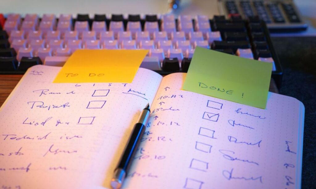 using-context-tone-and-goals-in-your-prompts